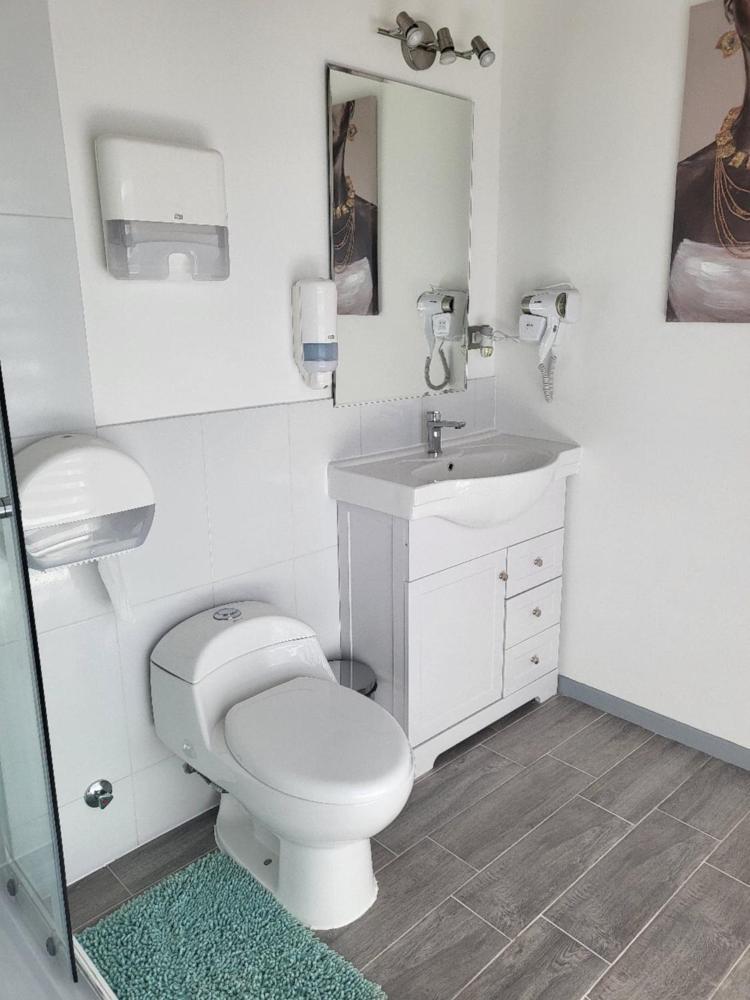 Hostal Uruz Coyhaique Zewnętrze zdjęcie